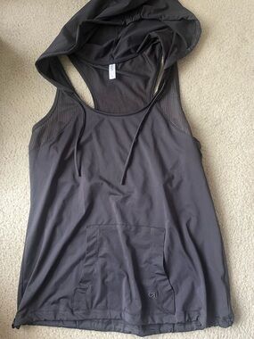 GapFit Hooded Athletic Tank Top in Charcoal Gray size medium